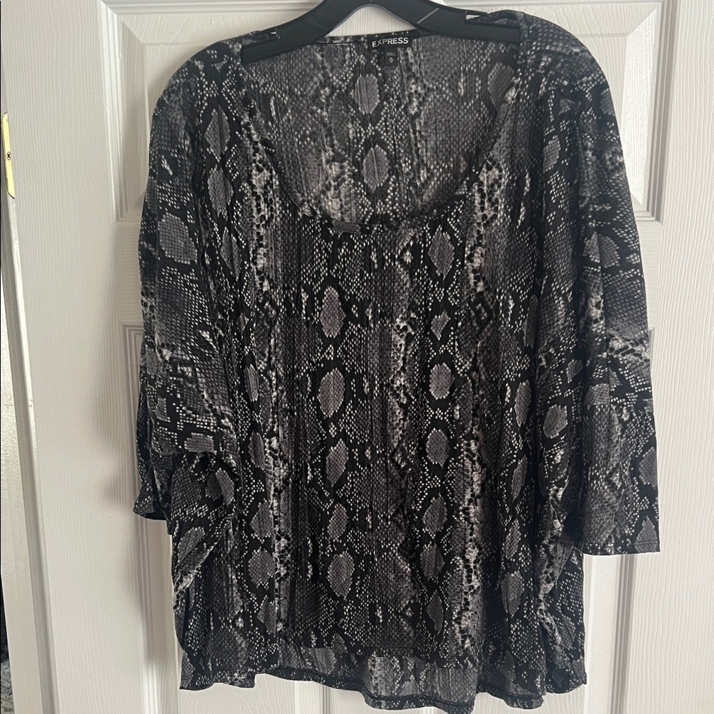 Express Monochrome Snake Print Blouse